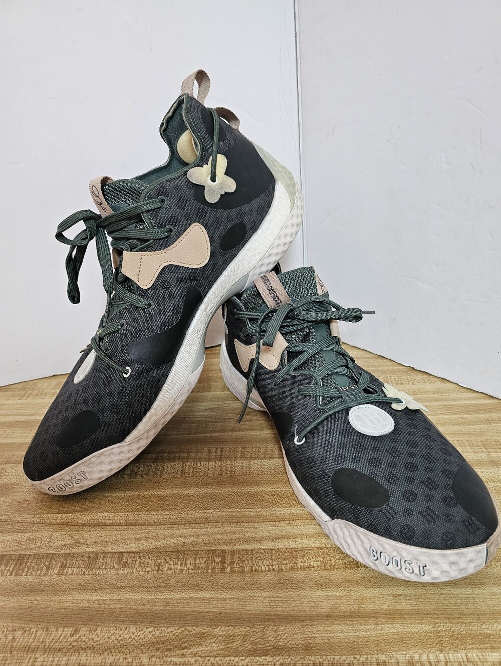 Adidas Harden Vol 6 Green Oxide Monogram Daisy Floral Shoes Men Size 18 Rare EUC